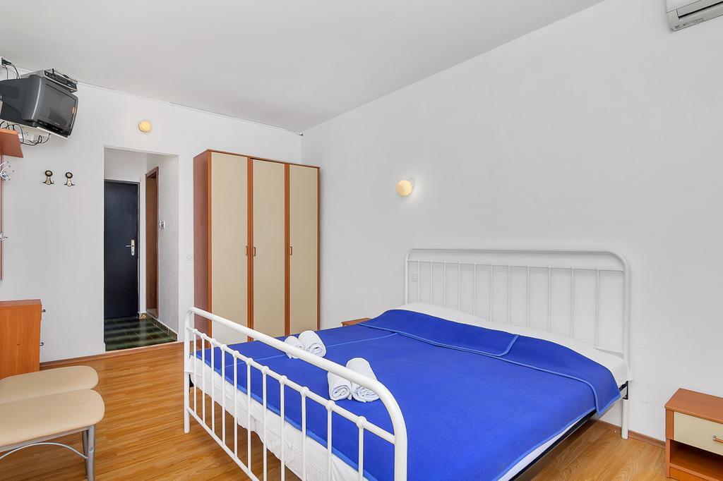 Apartmani Cico Gdinj Exterior foto