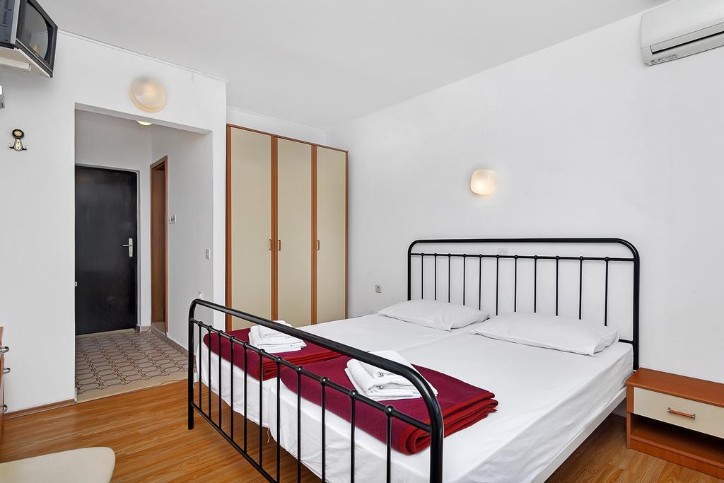 Apartmani Cico Gdinj Exterior foto
