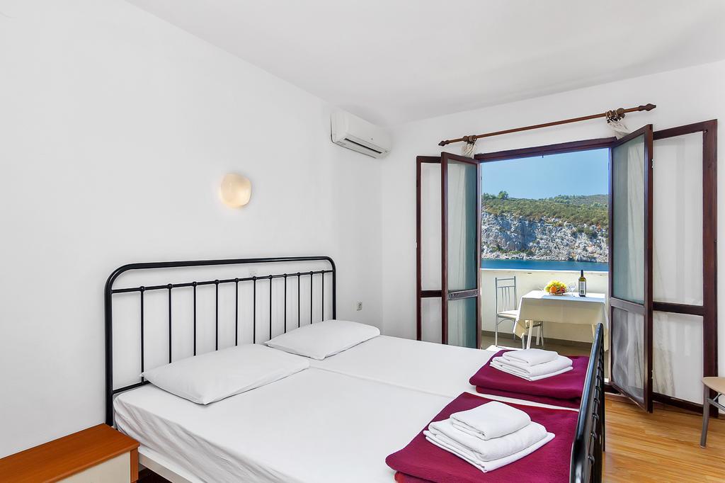 Apartmani Cico Gdinj Exterior foto