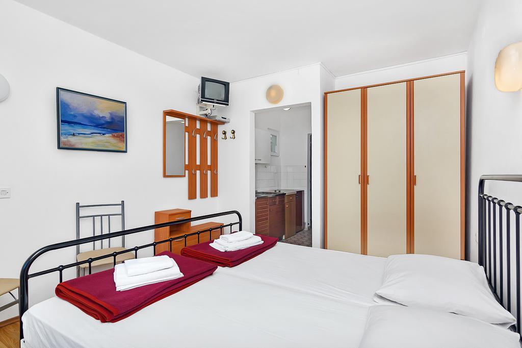 Apartmani Cico Gdinj Exterior foto